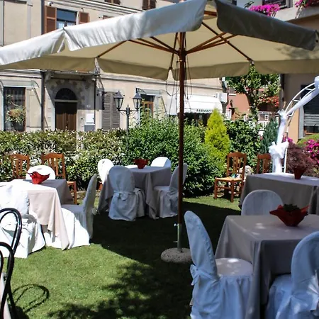 Affitta Il Commercio 3*